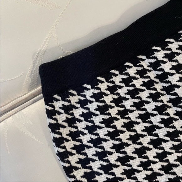 Houndtooth Black & White Matching Cardigan & Mini Skirt Set Size Small - Picture 9 of 14